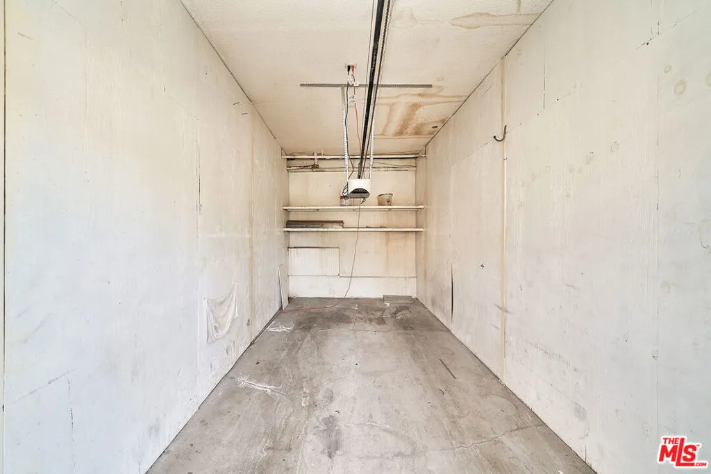 6520 Shirley Avenue 14, Reseda, California 91335 home-pic-33